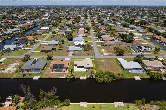 132 SW 34th LN, Cape Coral, FL 33914