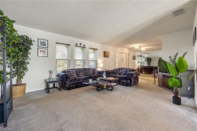 132 SW 34th LN, Cape Coral, FL 33914