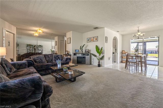 132 SW 34th LN, Cape Coral, FL 33914