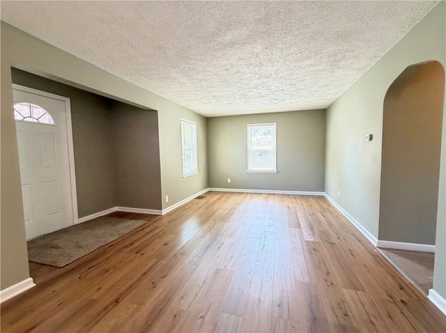 47 Woodside Lane, Greece, NY 14616