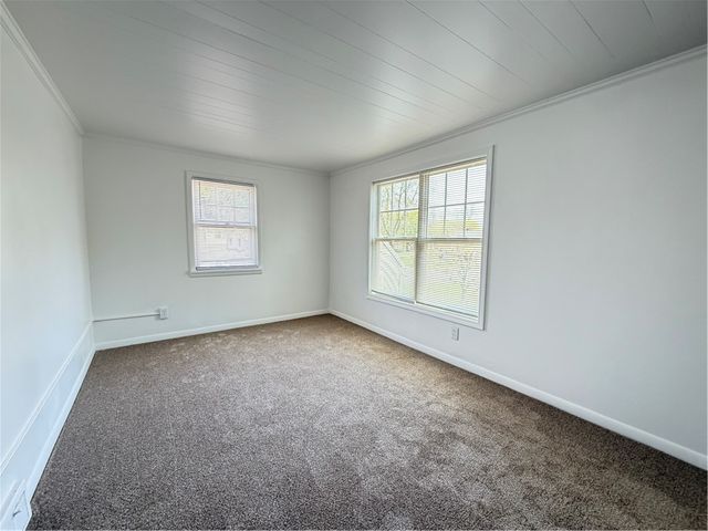 47 Woodside Lane, Greece, NY 14616