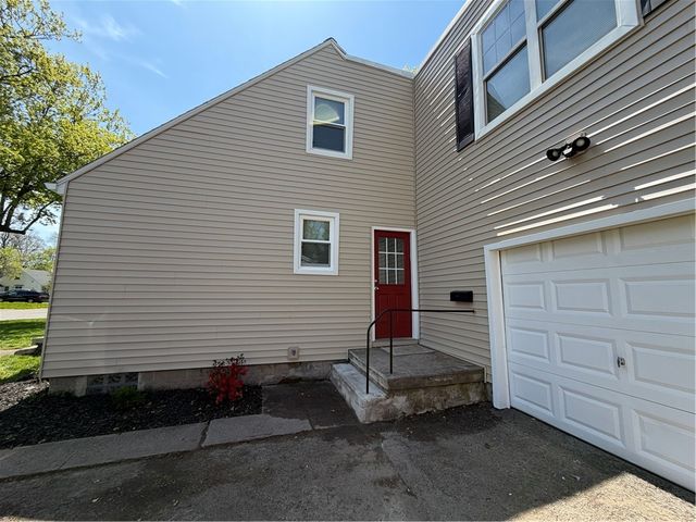47 Woodside Lane, Greece, NY 14616