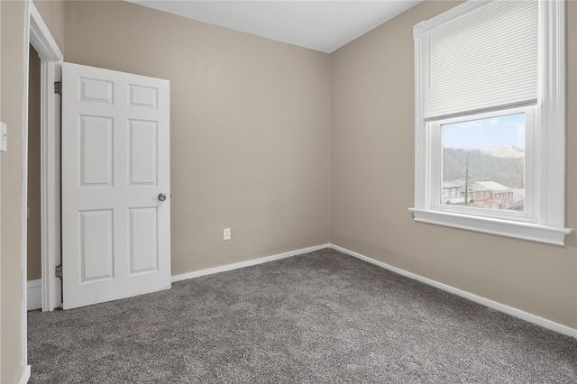 446 N School St, Avalon, PA 15202