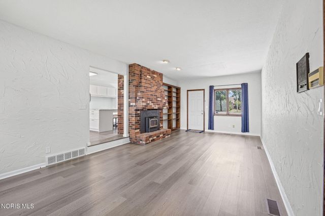 3665 Starr Avenue, Oregon, OH 43616