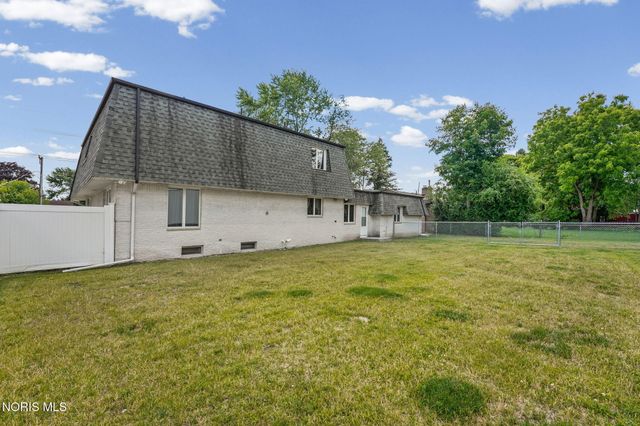 3665 Starr Avenue, Oregon, OH 43616
