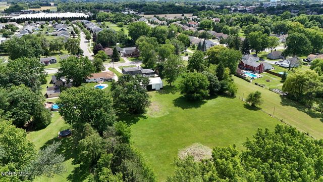 3665 Starr Avenue, Oregon, OH 43616