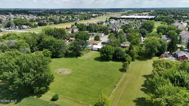 3665 Starr Avenue, Oregon, OH 43616