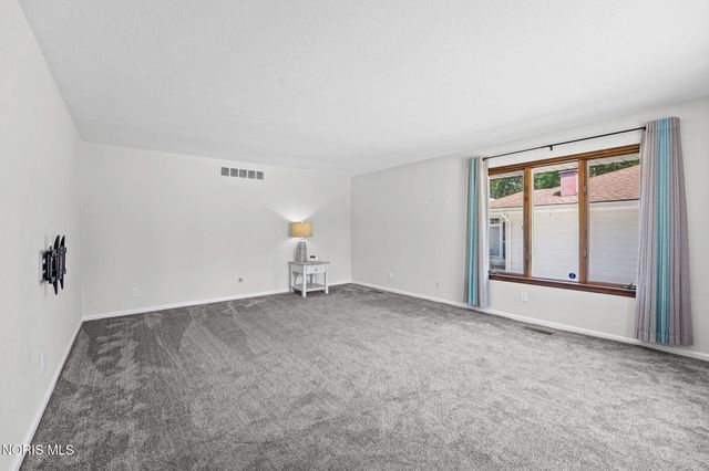 3665 Starr Avenue, Oregon, OH 43616