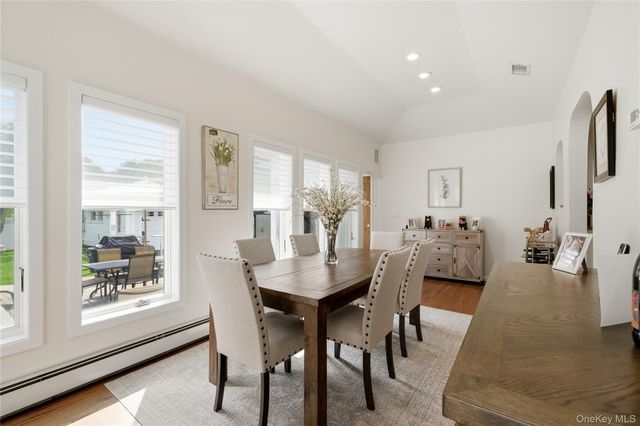 82 Sunset Road, Bay Shore, NY 11706