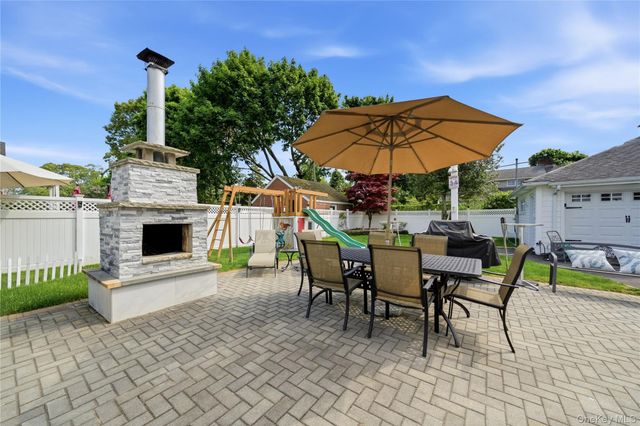 82 Sunset Road, Bay Shore, NY 11706