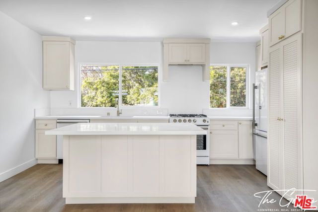 599 Sunset 11, Los Angeles, CA 90291