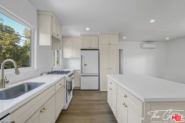 599 Sunset 11, Los Angeles, CA 90291