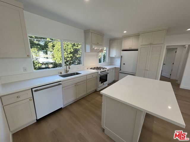 599 Sunset 11, Los Angeles, CA 90291