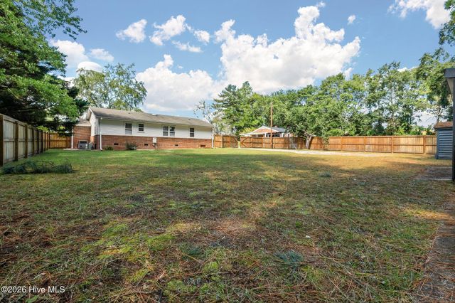 1708 N Poplar Street, Aberdeen, NC 28315
