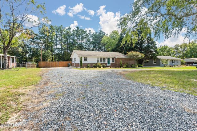 1708 N Poplar Street, Aberdeen, NC 28315