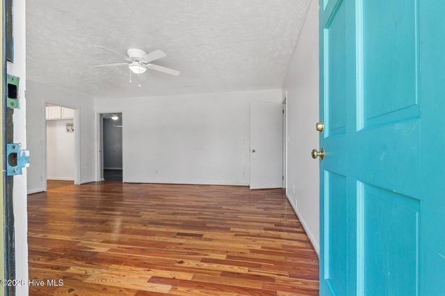 1708 N Poplar Street, Aberdeen, NC 28315