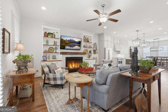 575 Woods Walk, Alpharetta, GA 30009
