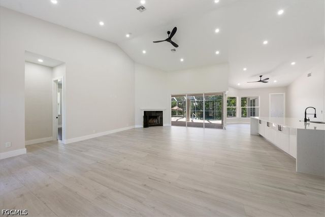 12800 Treeline CT, North Fort Myers, FL 33903