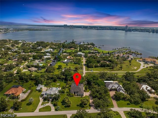 12800 Treeline CT, North Fort Myers, FL 33903