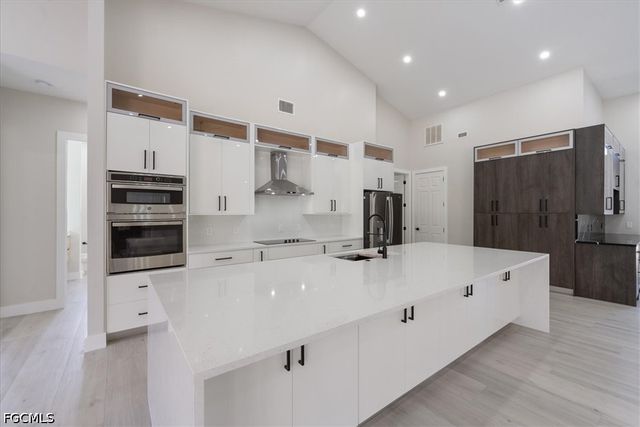 12800 Treeline CT, North Fort Myers, FL 33903