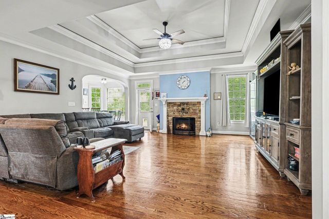 1074 Penland Road, Laurens, SC 29360