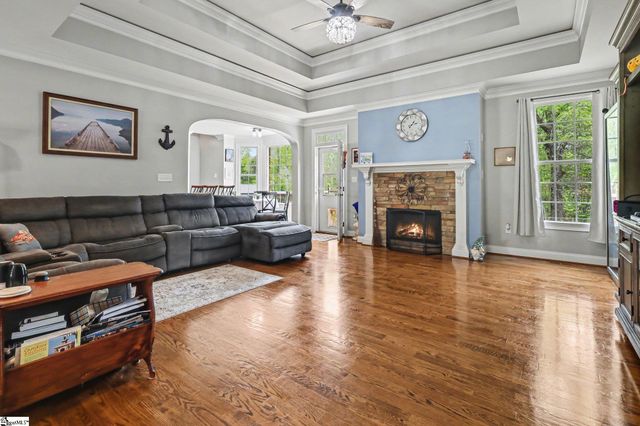 1074 Penland Road, Laurens, SC 29360