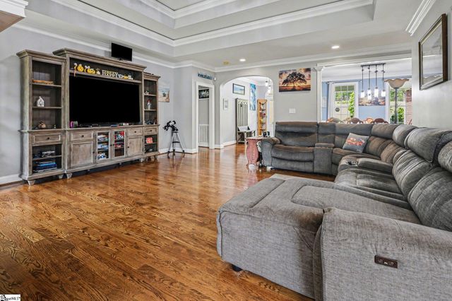 1074 Penland Road, Laurens, SC 29360