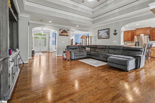 1074 Penland Road, Laurens, SC 29360