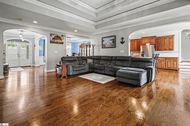 1074 Penland Road, Laurens, SC 29360