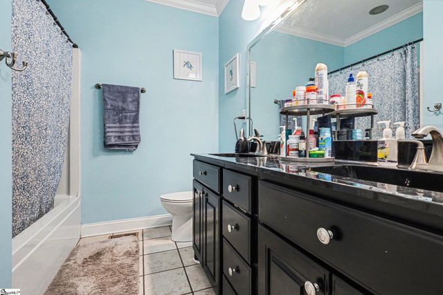 1074 Penland Road, Laurens, SC 29360
