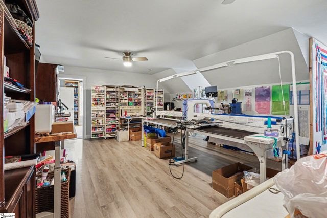 1074 Penland Road, Laurens, SC 29360