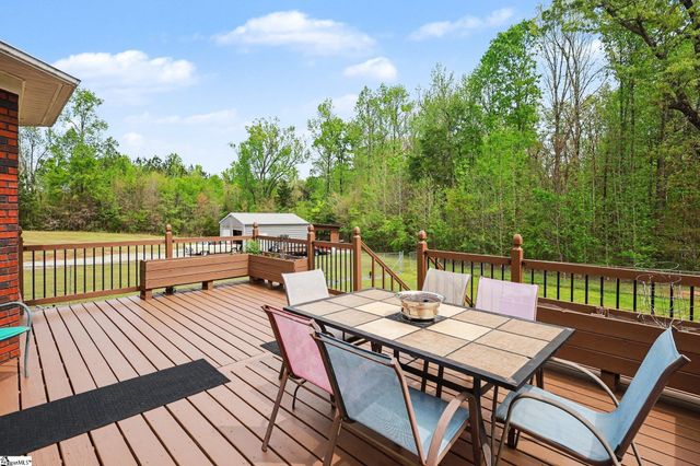 1074 Penland Road, Laurens, SC 29360