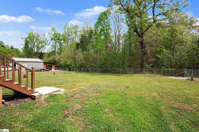 1074 Penland Road, Laurens, SC 29360
