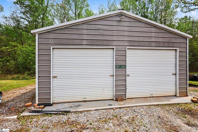 1074 Penland Road, Laurens, SC 29360