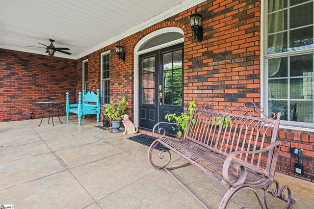 1074 Penland Road, Laurens, SC 29360