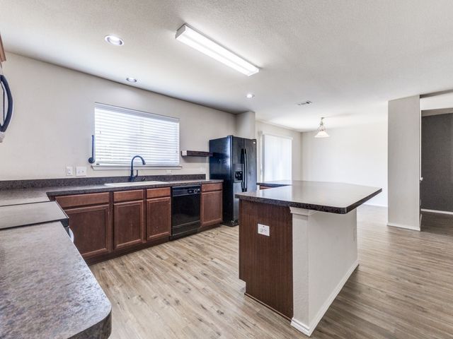 2038 Stagecoach Trail, Heartland, TX 75126