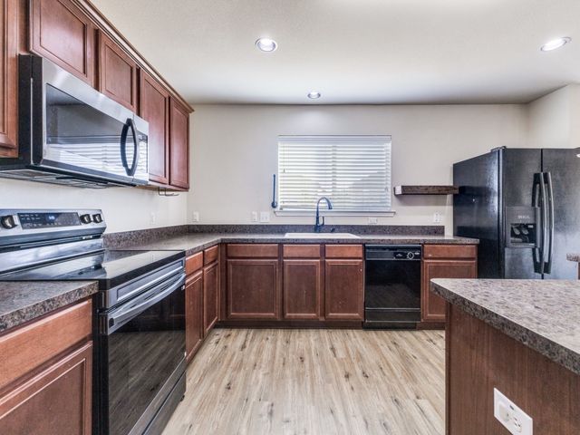 2038 Stagecoach Trail, Heartland, TX 75126