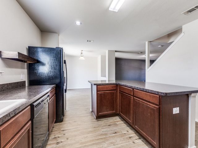 2038 Stagecoach Trail, Heartland, TX 75126