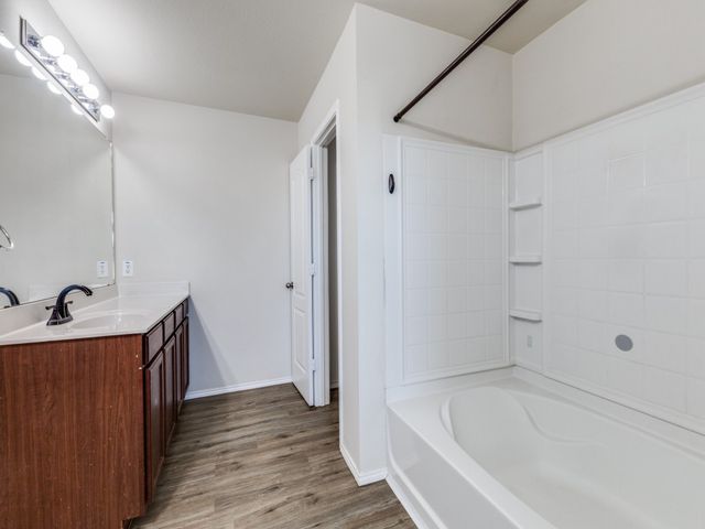 2038 Stagecoach Trail, Heartland, TX 75126