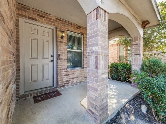 2038 Stagecoach Trail, Heartland, TX 75126