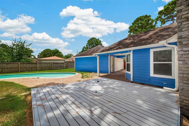 10011 Pine Pass Drive, Houston, TX 77070