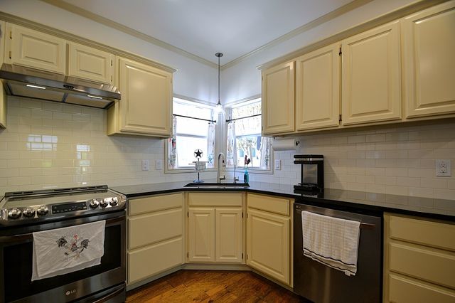 215 Canyon Creek Lane, Kerrville, TX 78028