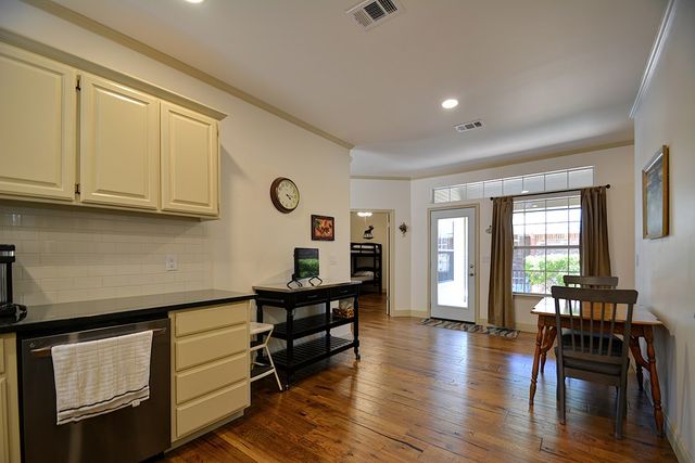 215 Canyon Creek Lane, Kerrville, TX 78028