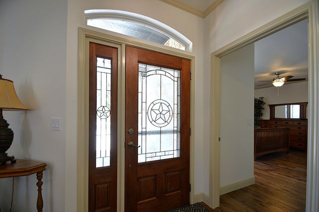 215 Canyon Creek Lane, Kerrville, TX 78028