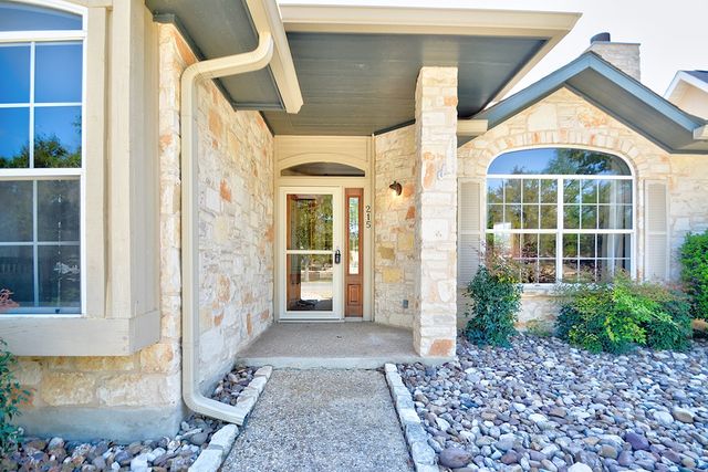 215 Canyon Creek Lane, Kerrville, TX 78028