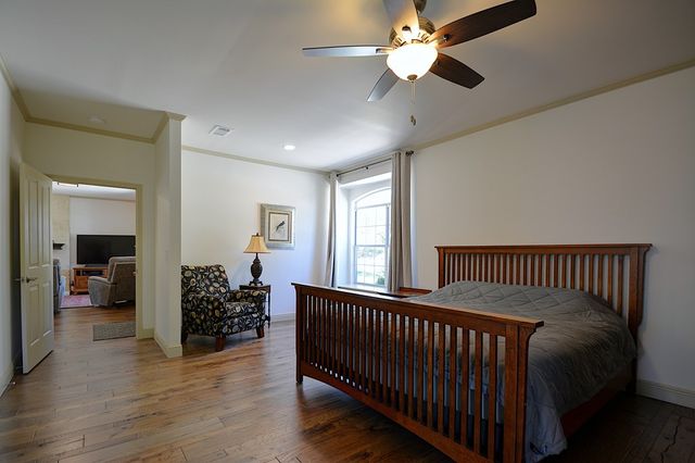 215 Canyon Creek Lane, Kerrville, TX 78028