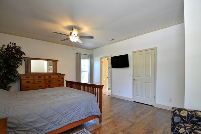 215 Canyon Creek Lane, Kerrville, TX 78028