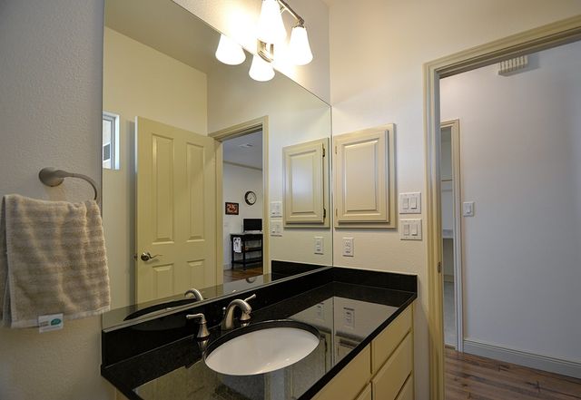 215 Canyon Creek Lane, Kerrville, TX 78028