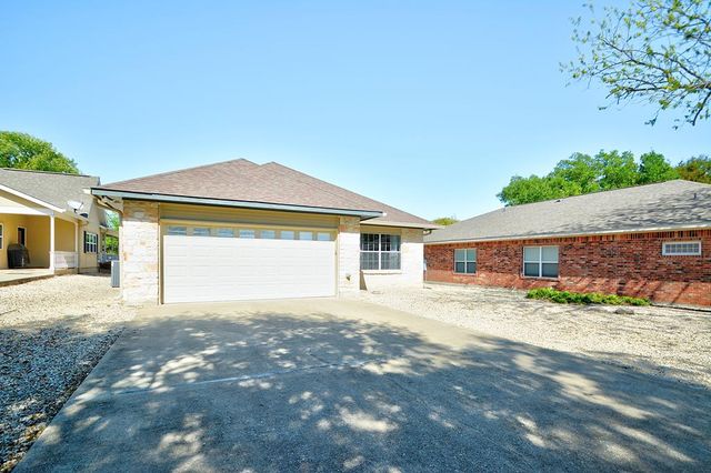 215 Canyon Creek Lane, Kerrville, TX 78028