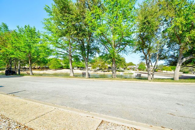 215 Canyon Creek Lane, Kerrville, TX 78028